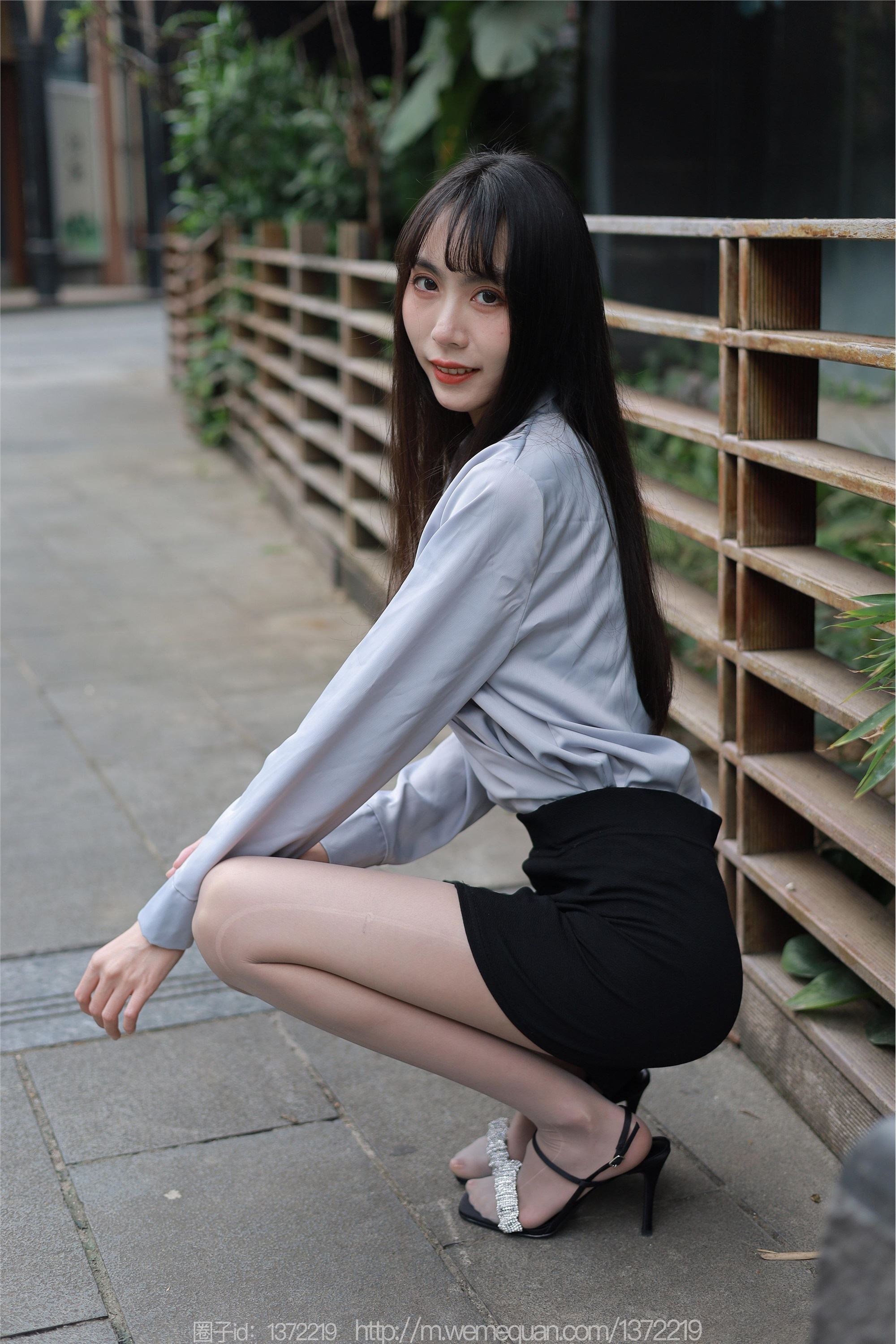 IESS异思趣向  2023.03.02 丝享家 1378 团团《楼梯上的美人》